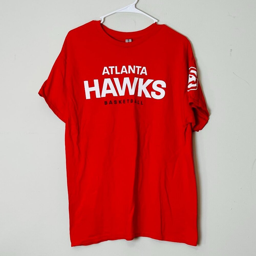 Atlanta Hawks Basketball T-Shirt Men's Large Red NBA Graphic Tee Fan Apparel